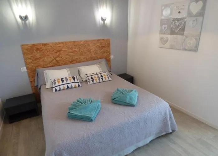 Renove Avec Jardin Clos, Proche Plages, Wifi, Parking Pour Voiture Electrique - Fr-1-426-164 *